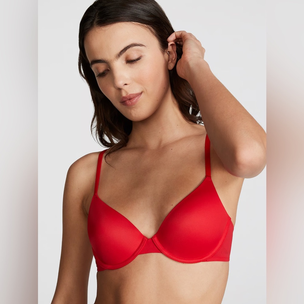Victoria’s Secret T shirt lightly lined demi bra
